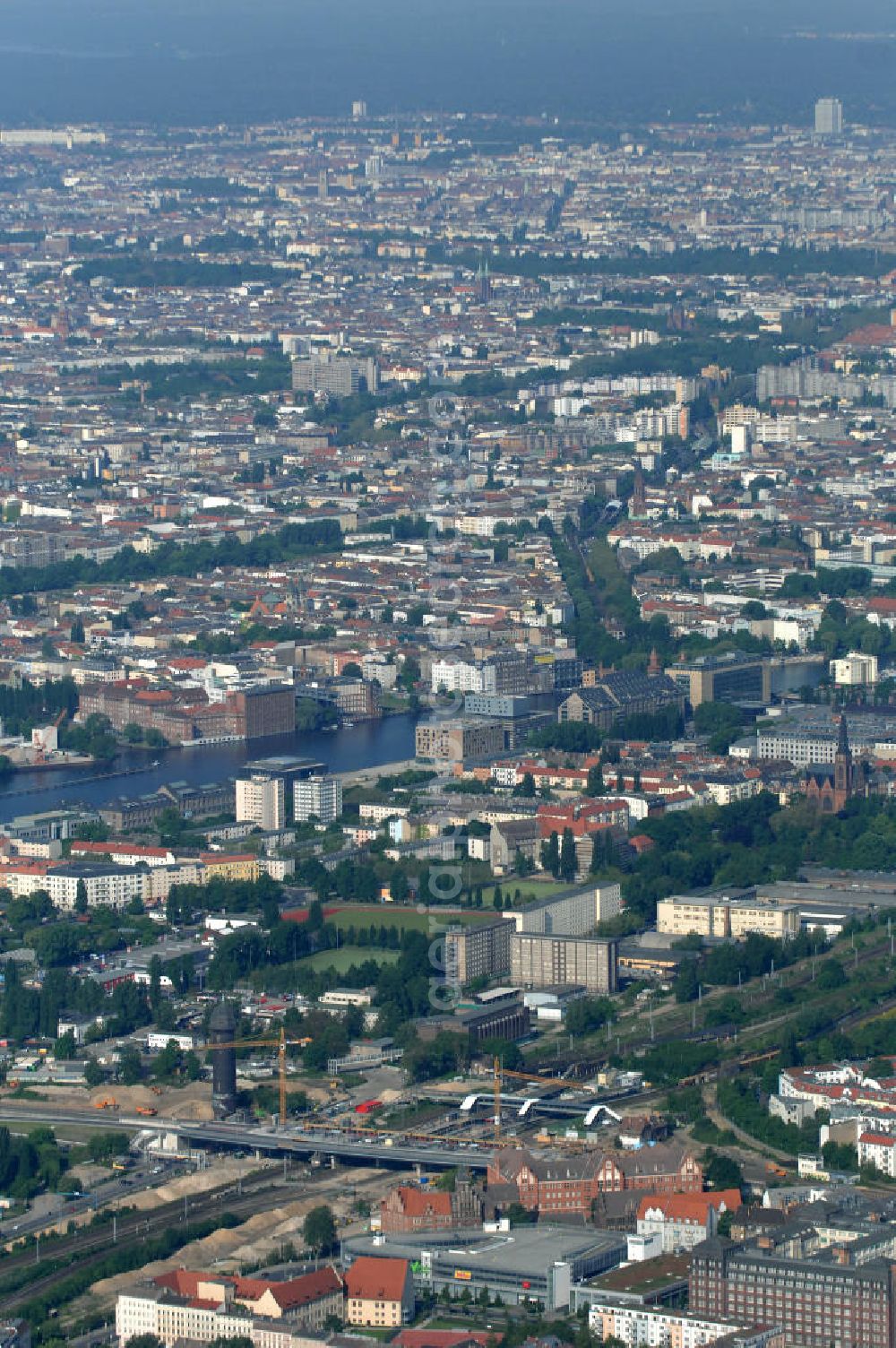 Berlin from above - Blick auf den Um- und Neubau des Berliner S-Bahnhof Ostkreuz der Deutschen Bahn. Teile der Neubauten führt die EUROVIA Beton GmbH aus. Weiterhin beteiligt ist das Unternehmen VEPRO Verkehrsbauprojekt GmbH. Upgrading and construction of the Berlin S-Bahn station Ostkreuz.