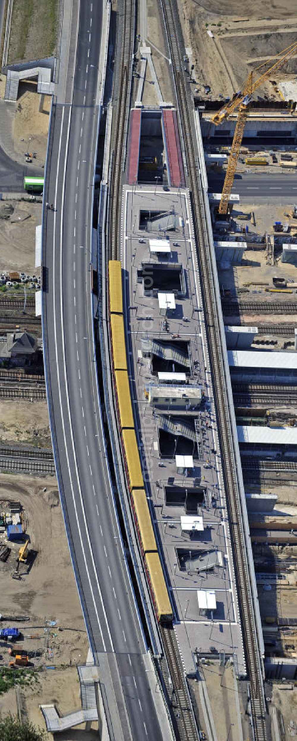 Aerial image Berlin - Blick auf den Um- und Neubau des Berliner S-Bahnhof Ostkreuz der Deutschen Bahn. Teile der Neubauten führt die EUROVIA Beton GmbH aus. Weiterhin beteiligt ist das Unternehmen VEPRO Verkehrsbauprojekt GmbH. Upgrading and construction of the Berlin S-Bahn station Ostkreuz.