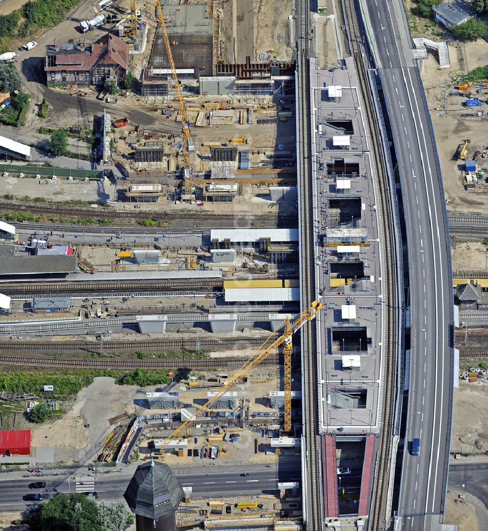 Berlin from above - Blick auf den Um- und Neubau des Berliner S-Bahnhof Ostkreuz der Deutschen Bahn. Teile der Neubauten führt die EUROVIA Beton GmbH aus. Weiterhin beteiligt ist das Unternehmen VEPRO Verkehrsbauprojekt GmbH. Upgrading and construction of the Berlin S-Bahn station Ostkreuz.