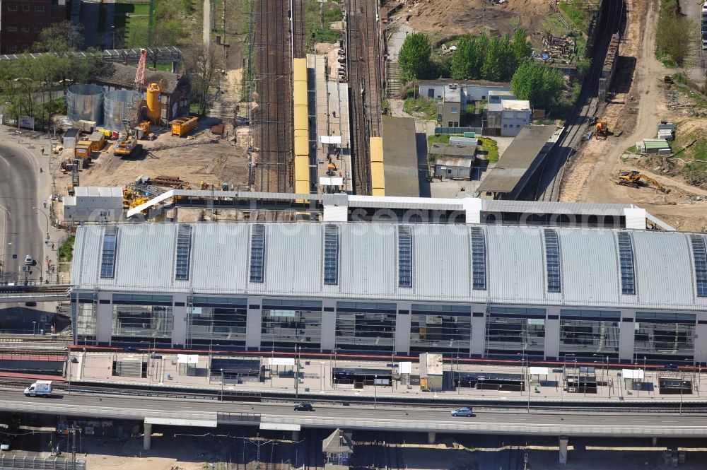 Berlin from above - Construction site of the alteration and new build Berlin S-Bahn station Ostkreuz