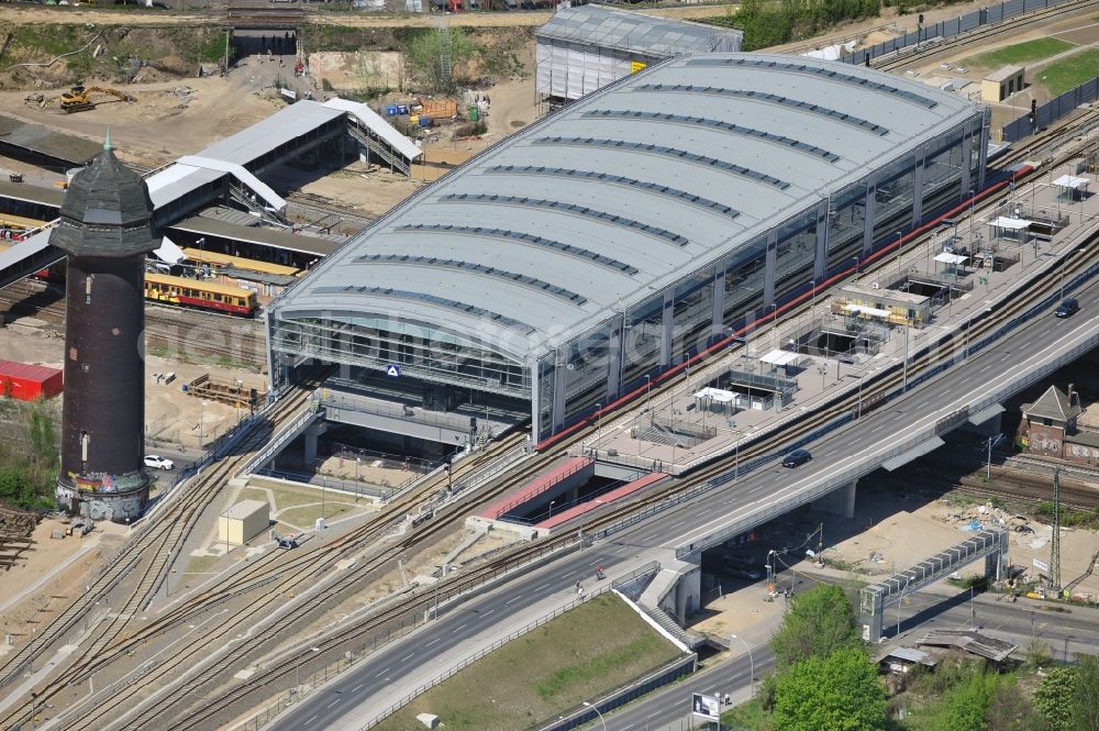 Berlin from above - Construction site of the alteration and new build Berlin S-Bahn station Ostkreuz