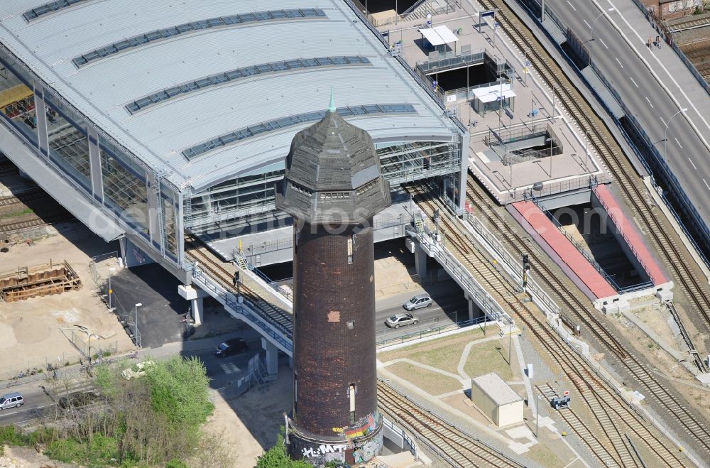 Berlin from the bird's eye view: Construction site of the alteration and new build Berlin S-Bahn station Ostkreuz