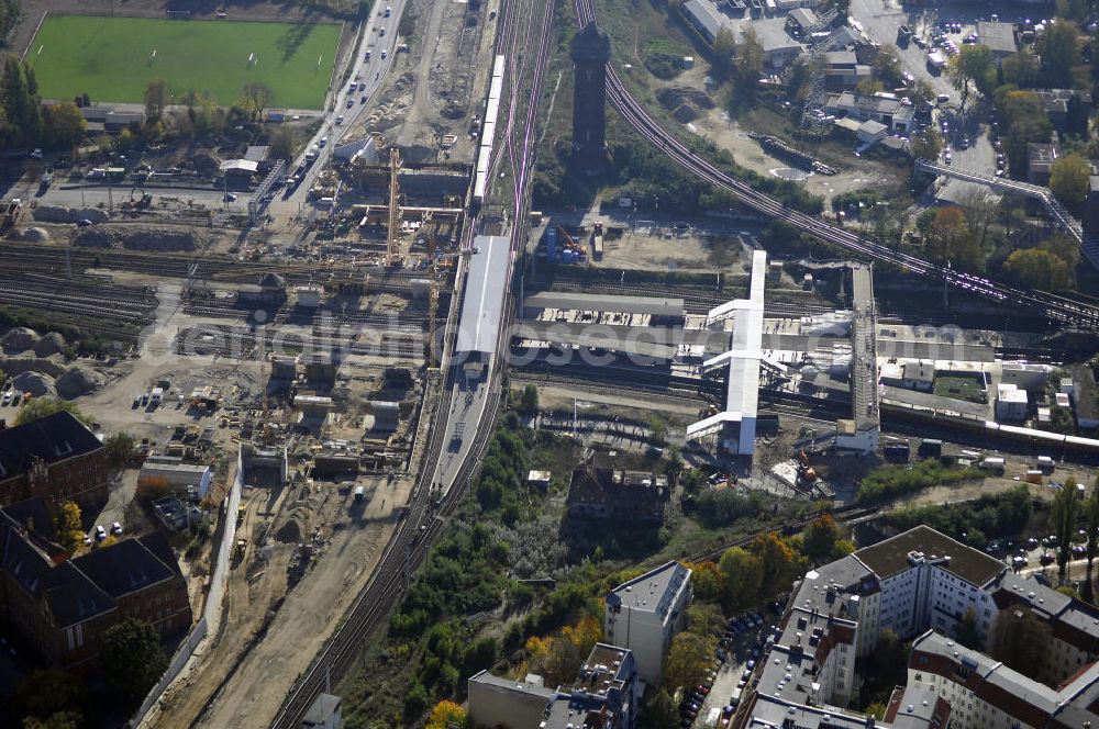 Berlin from above - Blick auf den Um- und Neubau des Berliner S-Bahnhofs Ostkreuz. Der Bahnhof wurde bereits im Jahr 1882 eröffnet und ist somit stark sanierungsbedürftig. Die Arbeiten begannen im Oktober 2006. Teile der Neubauten führt die EUROVIA Beton GmbH aus. Weiterhin beteiligt ist das Unternehmen VEPRO Verkehrsbauprojekt GmbH. Kontakt EUROVIA: EUROVIA BEton GmbH, Niederlassung Ingenieurbau und Zweigniederlassung Cottbus, Gewerbeparkstraße 17, 03099 Kolkwitz, Tel. +49(0)355 35552 3, Fax +49(0)355 35552 52, EMail: ingenieurbau@eurovia.de; Kontakt VEPRO: Verkehrsbau Projekt GmbH, Storkower Str. 132, 10407 Berlin, Tel. +49(0)30 42194 0, Fax +49(0)30 42194 221