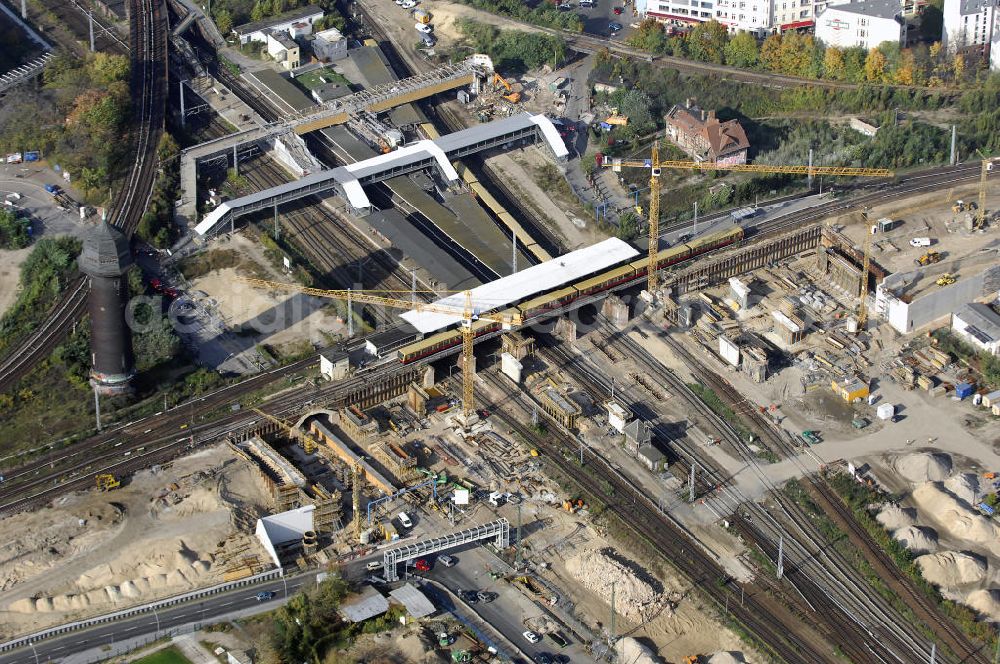 Berlin from above - Blick auf den Um- und Neubau des Berliner S-Bahnhofs Ostkreuz. Der Bahnhof wurde bereits im Jahr 1882 eröffnet und ist somit stark sanierungsbedürftig. Die Arbeiten begannen im Oktober 2006. Teile der Neubauten führt die EUROVIA Beton GmbH aus. Weiterhin beteiligt ist das Unternehmen VEPRO Verkehrsbauprojekt GmbH. Kontakt EUROVIA: EUROVIA BEton GmbH, Niederlassung Ingenieurbau und Zweigniederlassung Cottbus, Gewerbeparkstraße 17, 03099 Kolkwitz, Tel. +49(0)355 35552 3, Fax +49(0)355 35552 52, EMail: ingenieurbau@eurovia.de; Kontakt VEPRO: Verkehrsbau Projekt GmbH, Storkower Str. 132, 10407 Berlin, Tel. +49(0)30 42194 0, Fax +49(0)30 42194 221