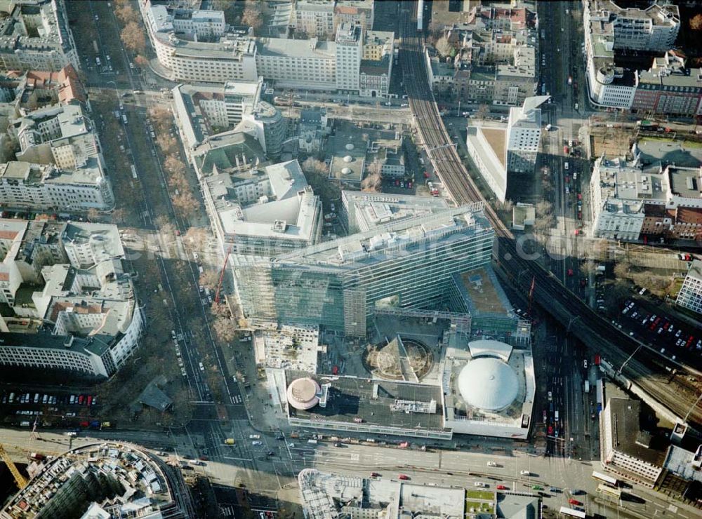 Berlin - Charlottenburg from the bird's eye view: Um- und Neubau des Kranzlerecks sowie Neubau auf dem Gelände des abgerissenen Panoptikums am Kurfürstendamm in Berlin - Charlottenburg.