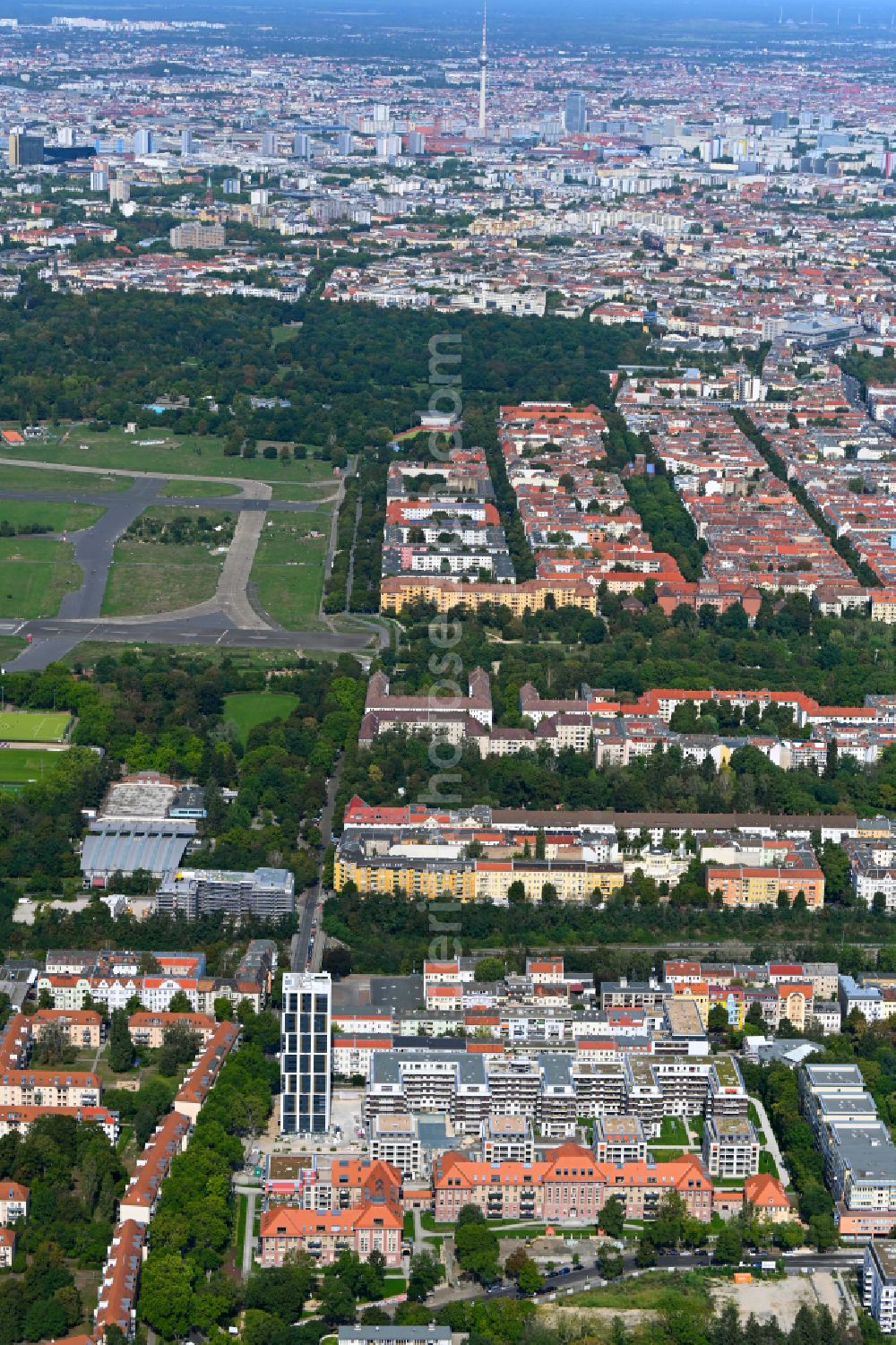 Berlin from above - Construction for the reconstruction and expansion of the old buildings listed building on Mariendorfer Weg in the district Neukoelln in Berlin