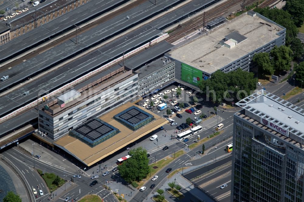 Essen from the bird's eye view: Construction site of federal police station on track progress and building of the main station of the railway in Essen in the state North Rhine-Westphalia, Germany