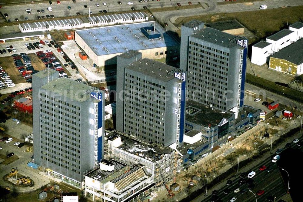 Berlin - Hohenschönhausen from the bird's eye view: Umbau der BCA-Hotelkette an der Landsberger Allee in Berlin Hohenschönhausen.