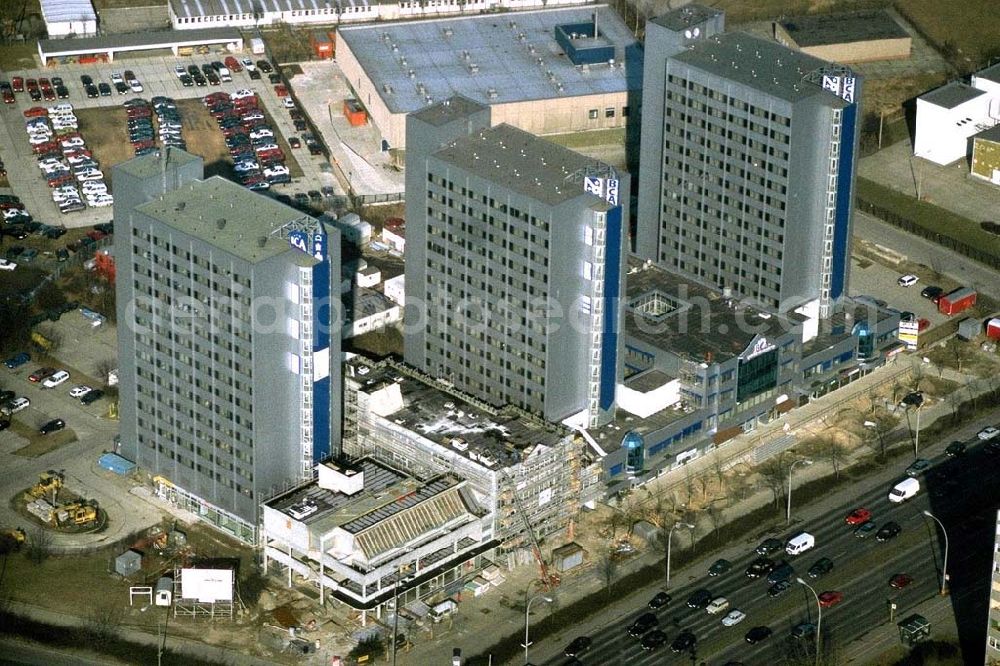 Aerial image Berlin - Hohenschönhausen - Umbau der BCA-Hotelkette an der Landsberger Allee in Berlin Hohenschönhausen.