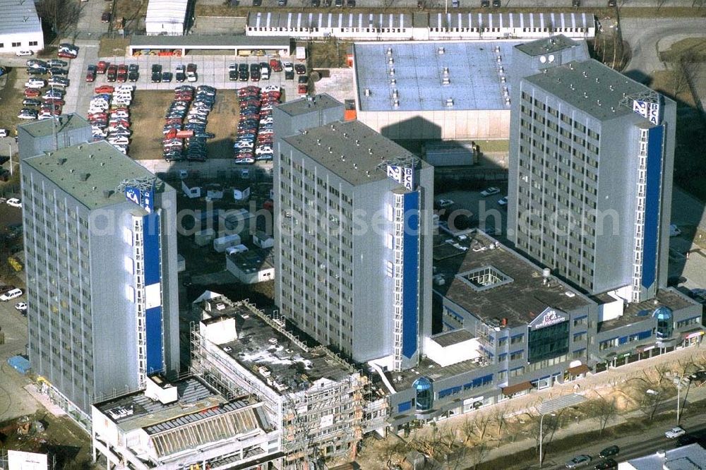 Berlin - Hohenschönhausen from above - Umbau der BCA-Hotelkette an der Landsberger Allee in Berlin Hohenschönhausen.