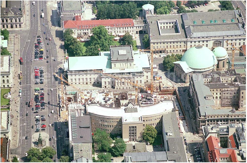 Berlin Mitte from the bird's eye view: Bau einer Tiefgarage durch die Fa. Wöhr+ Bauer GmbH und Umbau des Bebelplatzes an der Straße Unter den Linden in Berlin - Mitte gegenüber von der Humboldt- Universität zu Berlin, umrandet von der St-Hedwig-Kathedrale, der denkmalgeschützten Deutschen Staatsoper sowie von der Alten Bibliothek .