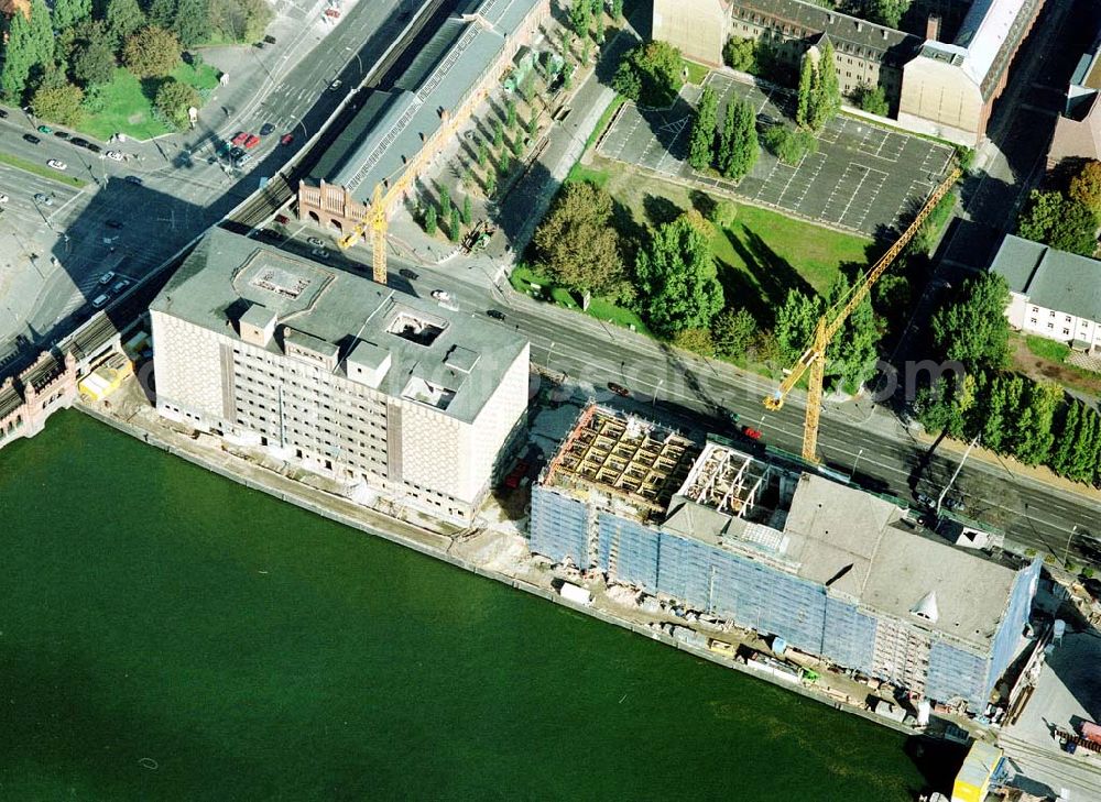 Berlin - Friedrichshain from above - Umbau der BEHALA- Speichergebäude am Berliner Osthafen in Berlin - Friedrichshain.