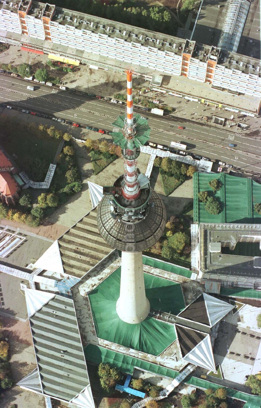 Aerial photograph Berlin - Umbau des Berliner Fernsehturmes am Alex.14.10.1997