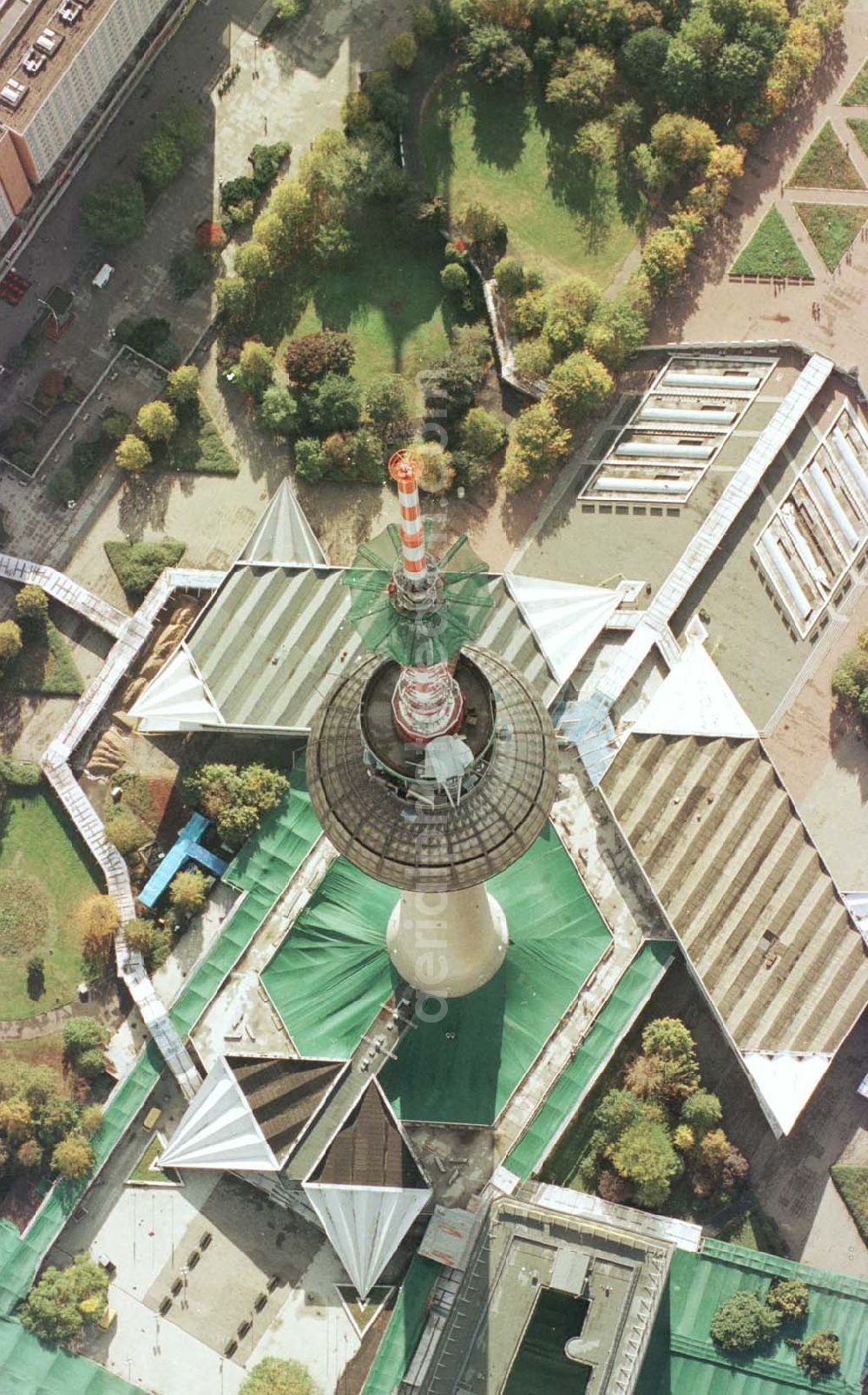 Aerial image Berlin - Umbau des Berliner Fernsehturmes am Alex.14.10.1997