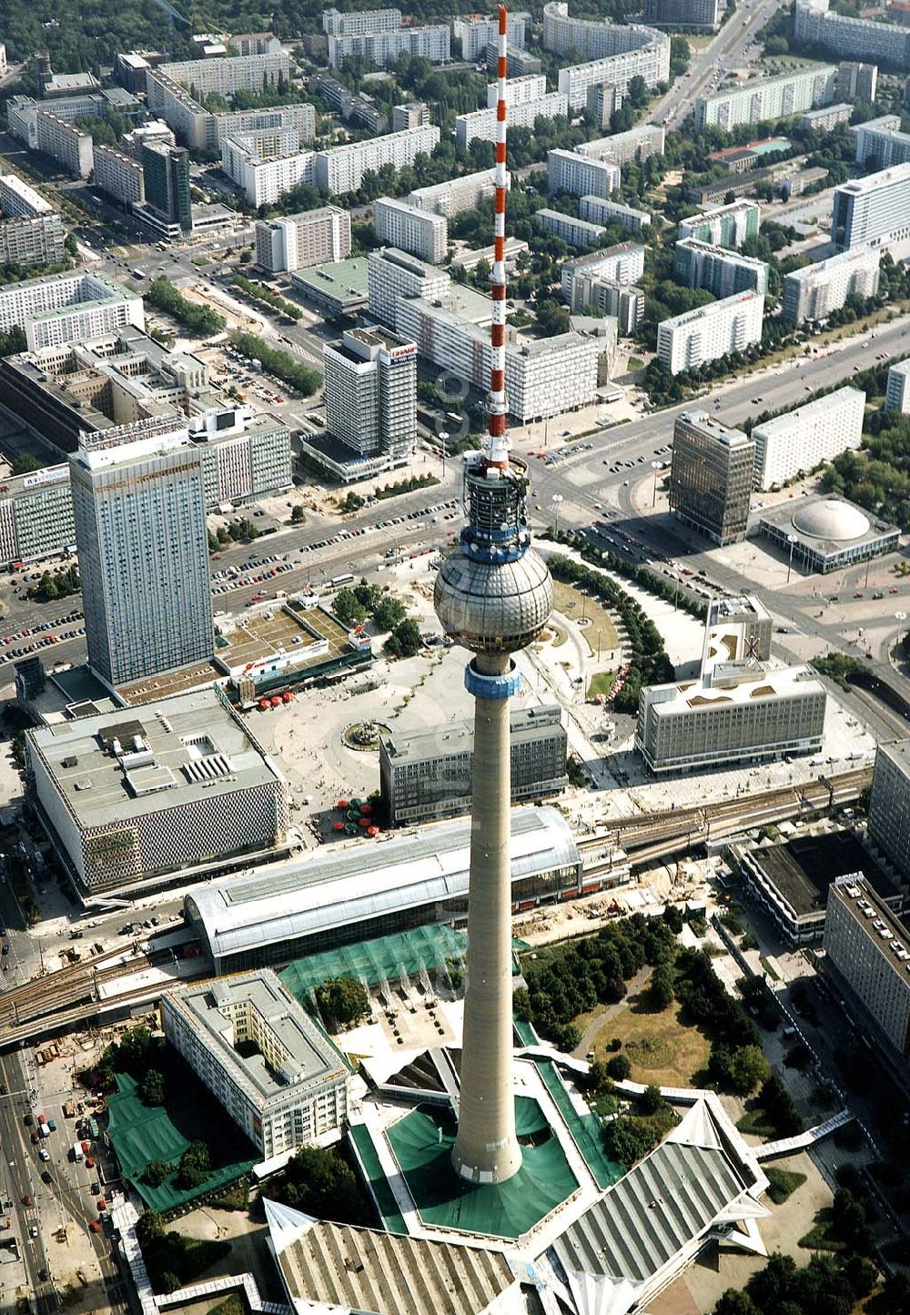 Aerial photograph Berlin - Umbau des Berliner Fernsehturmes am Alexanderplatz.