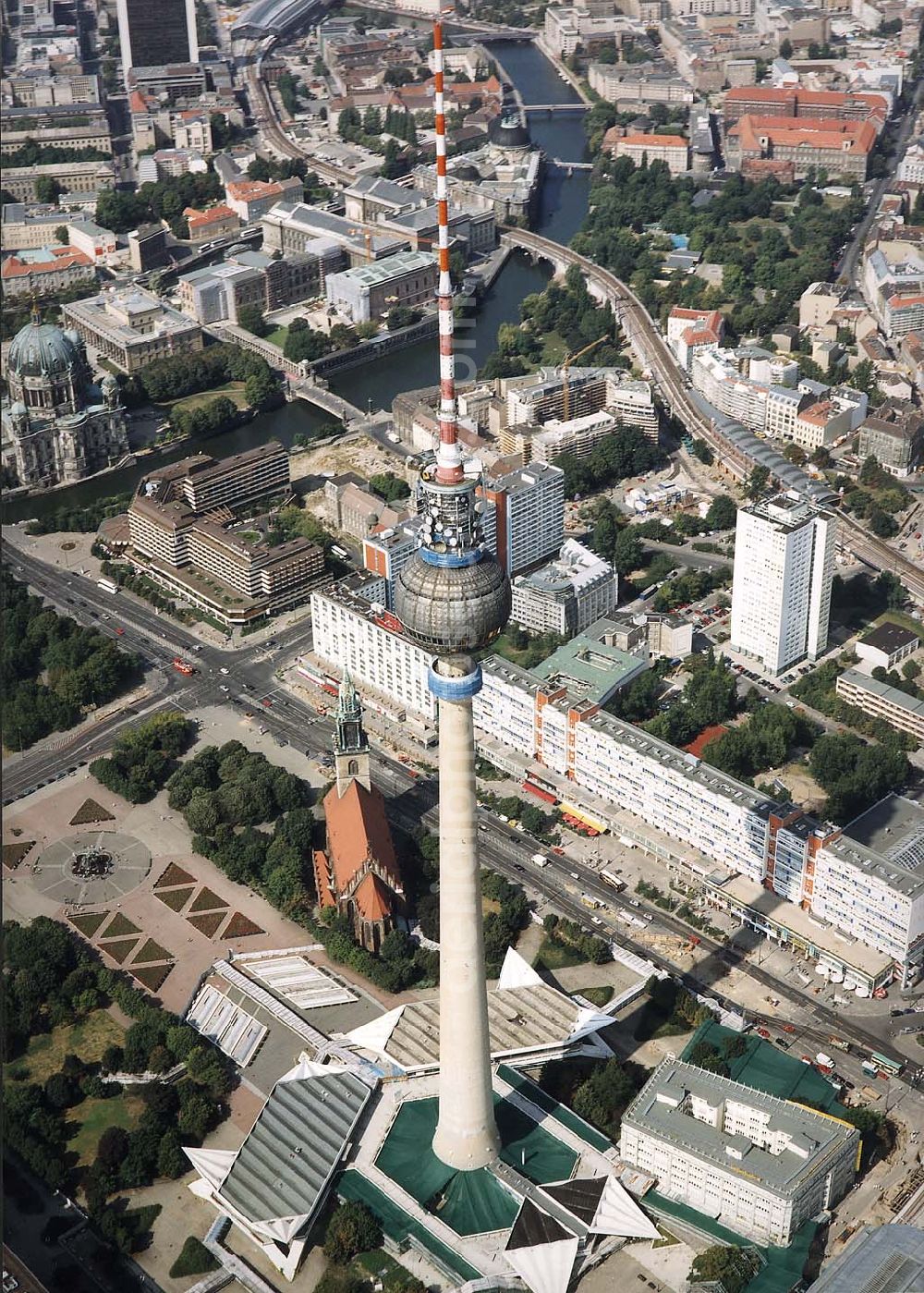 Berlin from the bird's eye view: Umbau des Berliner Fernsehturmes am Alexanderplatz.