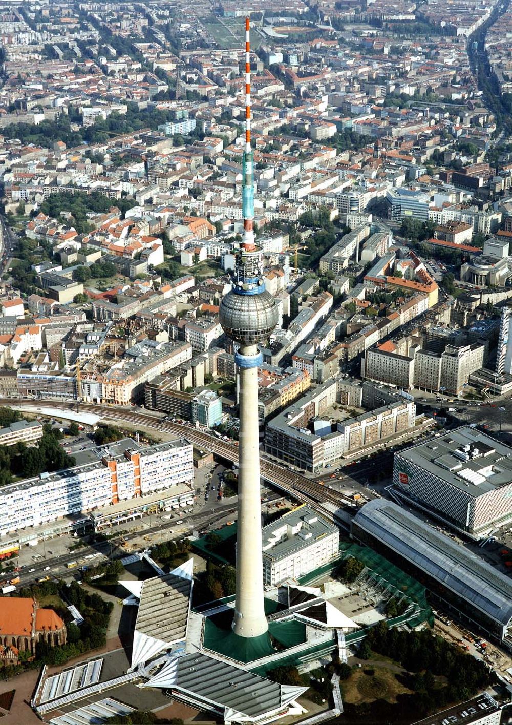 Aerial image Berlin - Umbau des Berliner Fernsehturmes am Alexanderplatz.