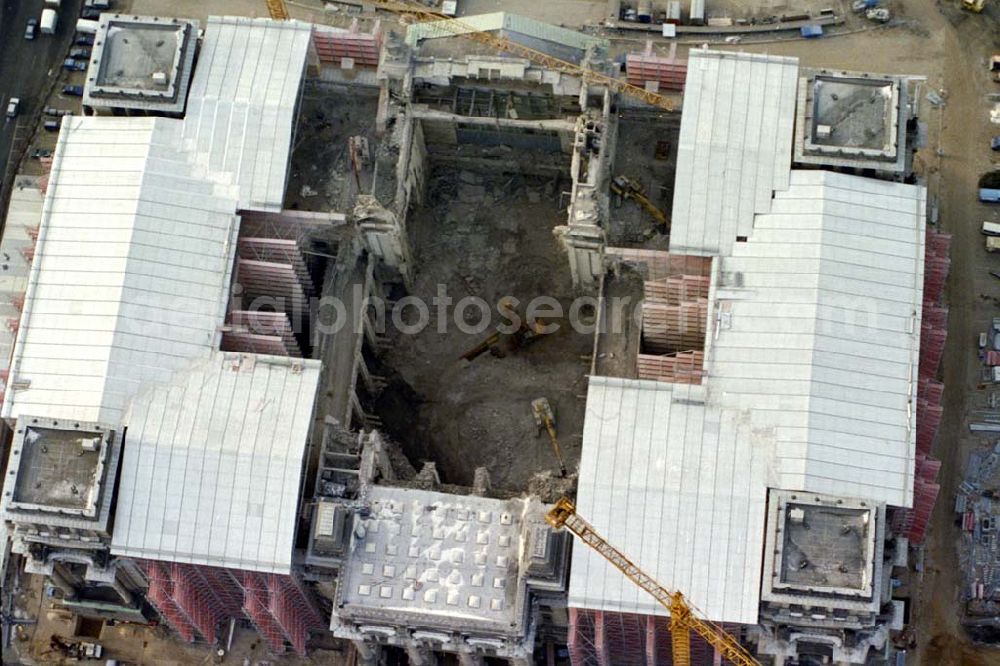 Berlin - TIERGARTEN from above - Umbau des Berliner Reichstages in Berlin-Tiergarten. 1995