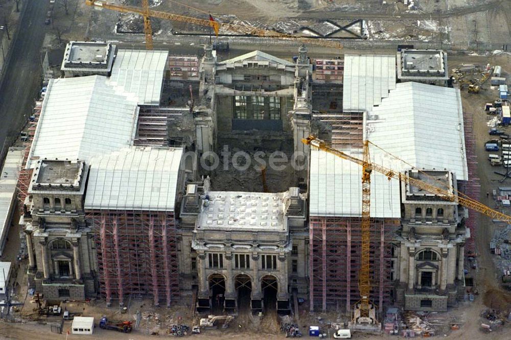 Aerial photograph Berlin - TIERGARTEN - Umbau des Berliner Reichstages in Berlin-Tiergarten. 1995