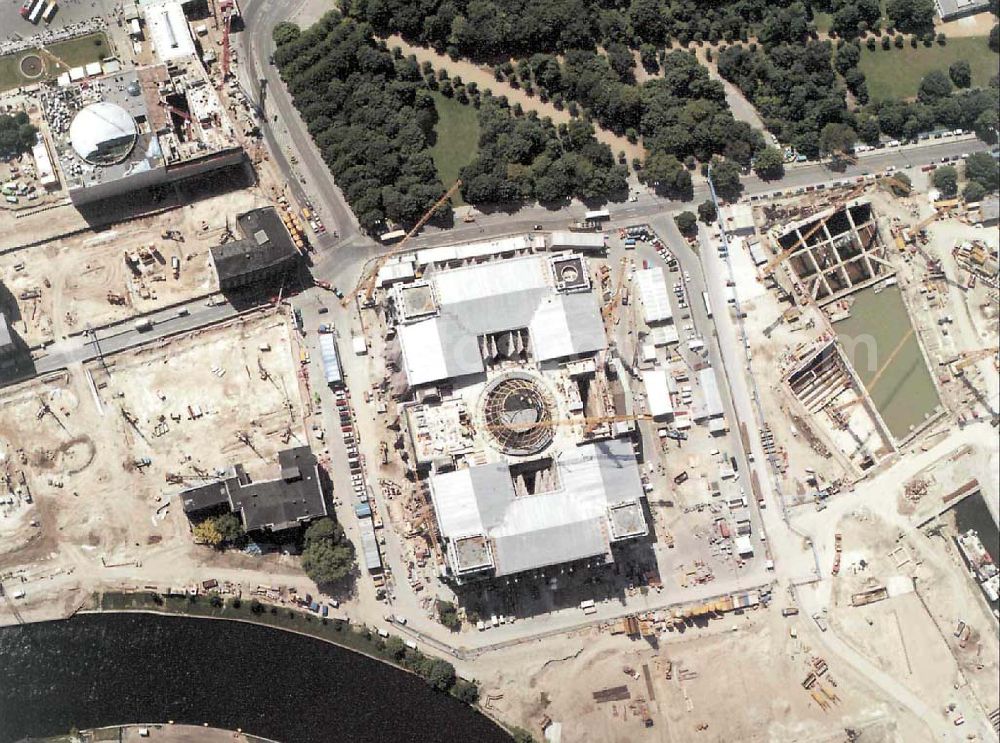 Aerial image Berlin - Tiergarten - Umbau des Berliner Reichstages und des Spreebogens