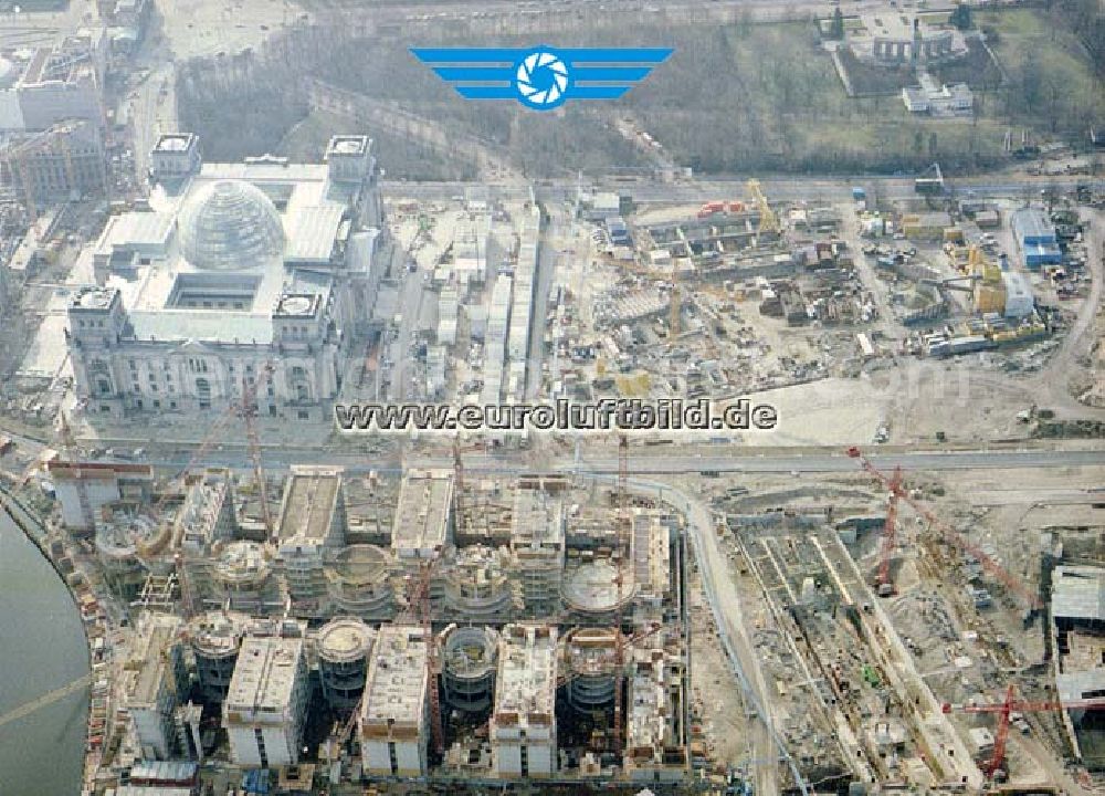 Aerial photograph Berlin - Tiergarten - Umbau des Berliner Reichstages und des Spreebogens in Berlin-Tiergarten.