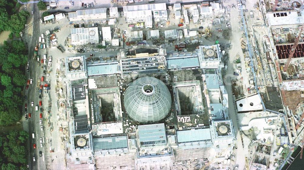 Aerial image Berlin-Tiergarten - Umbau des Berliner Reichstages im Tiergarten.