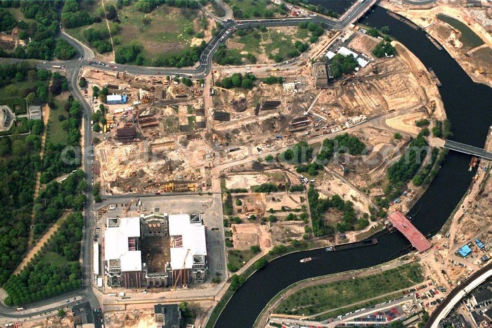 Berlin from the bird's eye view: Umbau des Berliner Spreebogen am Reichstag