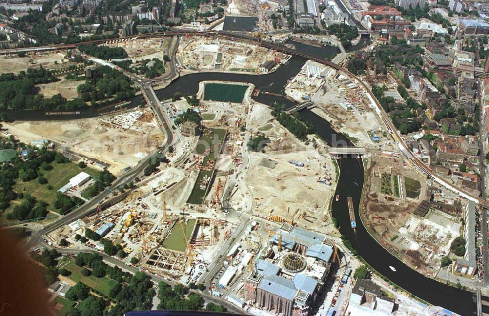 Berlin - Tiergarten from the bird's eye view: Umbau des Berliner Spreebogens und des Reichstages.