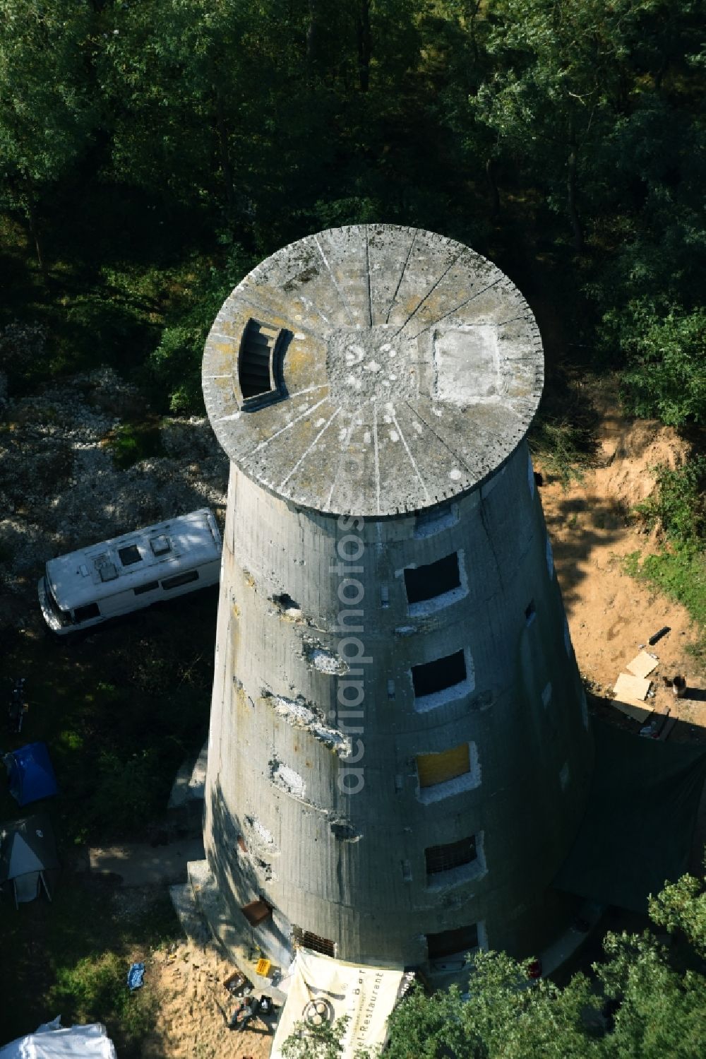 Aerial photograph Weesow - Reconstruction of the concrete tower of the formally militarily used property Radarturm Weesow in Weesow in the state of Brandenburg, Germany