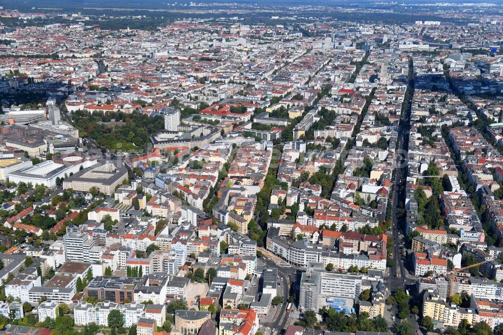 Berlin from the bird's eye view: Construction site for reconstruction and modernization and renovation of an office and commercial building on Blissestrasse in the district Wilmersdorf in Berlin, Germany