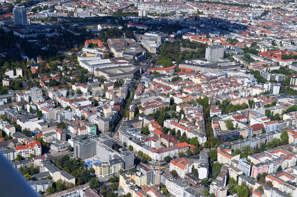 Berlin from the bird's eye view: Construction site for reconstruction and modernization and renovation of an office and commercial building on Blissestrasse in the district Wilmersdorf in Berlin, Germany