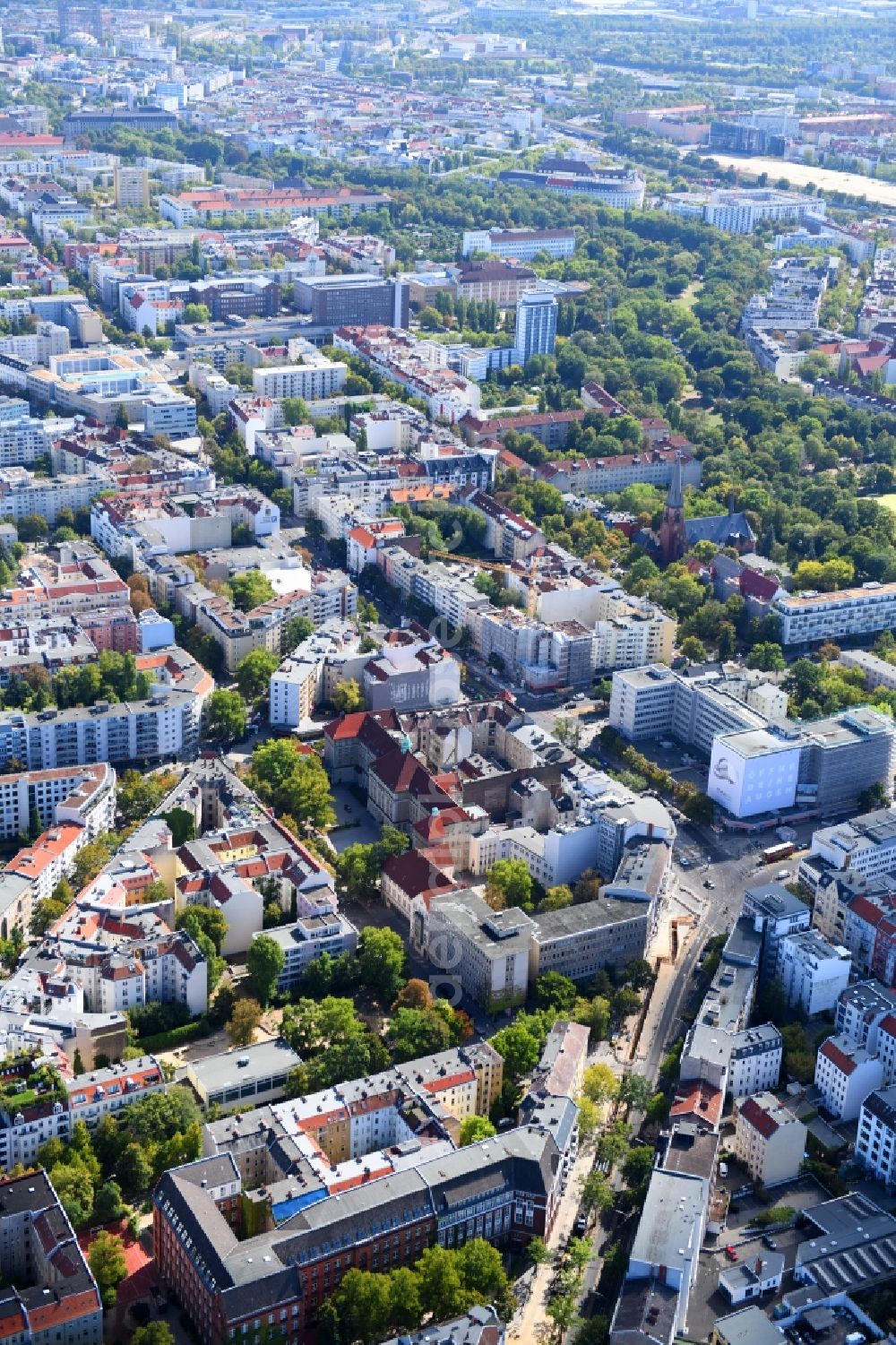 Berlin from the bird's eye view: Construction site for reconstruction and modernization and renovation of an office and commercial building on Blissestrasse in the district Wilmersdorf in Berlin, Germany