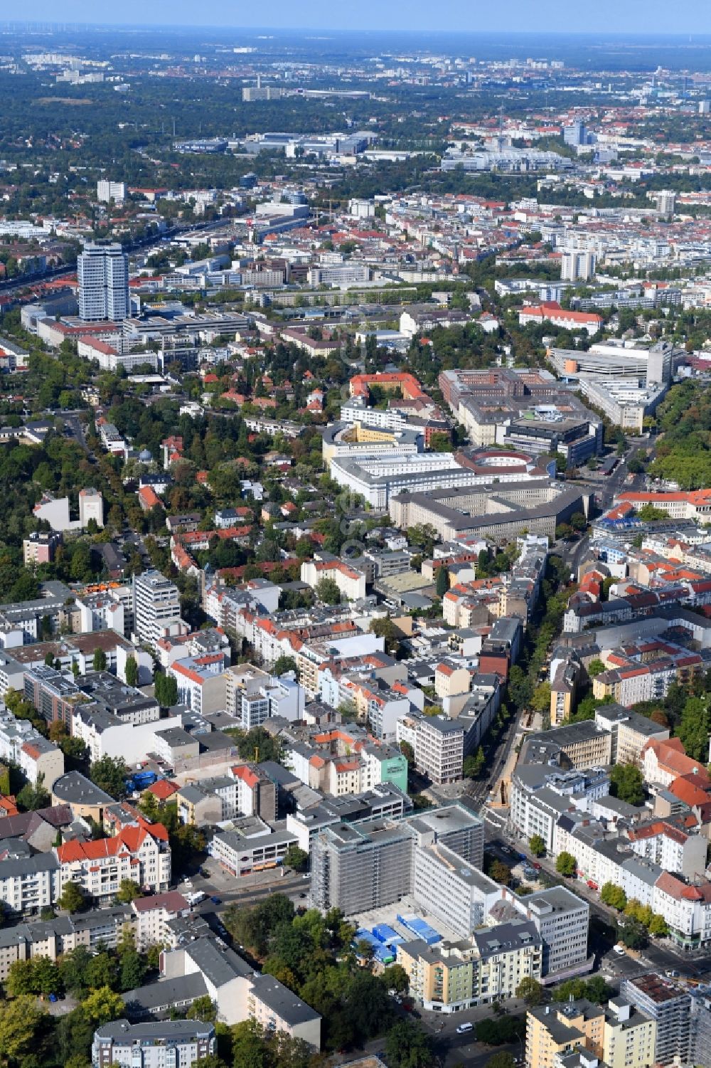 Aerial photograph Berlin - Construction site for reconstruction and modernization and renovation of an office and commercial building on Blissestrasse in the district Wilmersdorf in Berlin, Germany