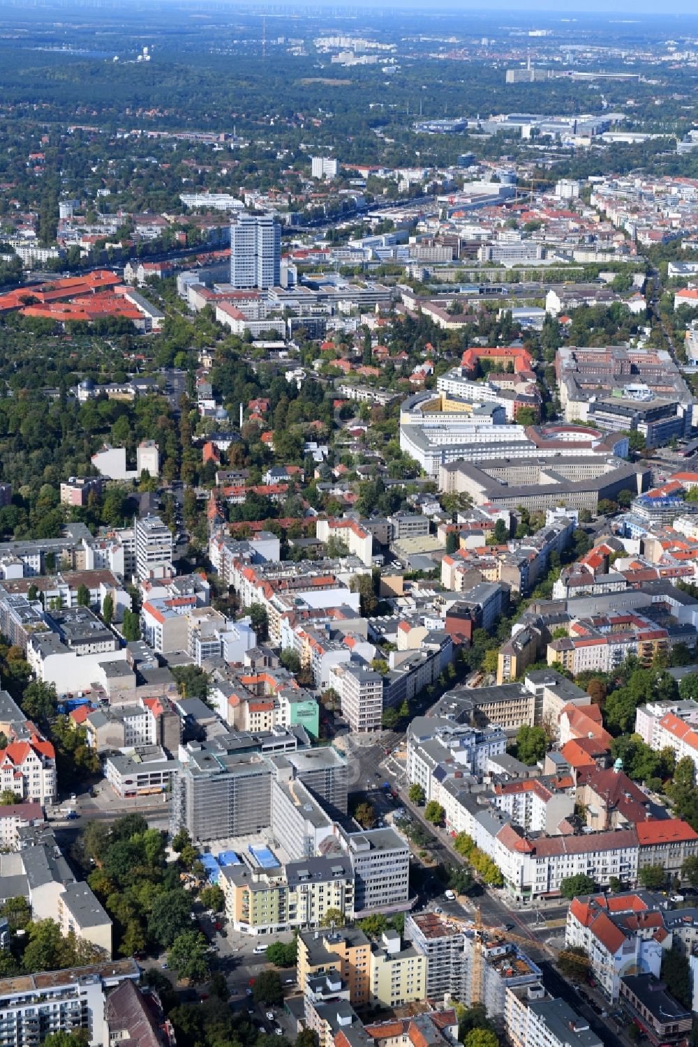 Berlin from above - Construction site for reconstruction and modernization and renovation of an office and commercial building on Blissestrasse in the district Wilmersdorf in Berlin, Germany