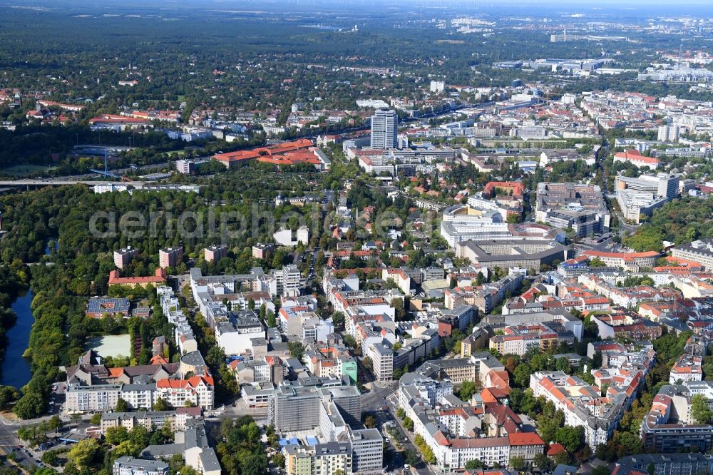 Berlin from the bird's eye view: Construction site for reconstruction and modernization and renovation of an office and commercial building on Blissestrasse in the district Wilmersdorf in Berlin, Germany