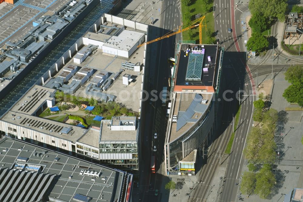 Dresden from the bird's eye view: Construction site for reconstruction and modernization and renovation of an office and commercial building on Waisenhausstrasse - Dr.-Kuelz-Ring in Dresden in the state Saxony, Germany