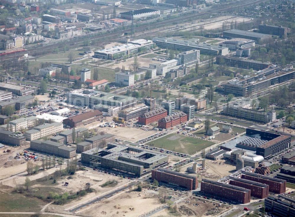 Aerial image Berlin - Adlershof - Umbau einer ehem. Kaserne auf dem Gelände der WISTAS in Berlin - Adlershof zum Erweiterungsbau der Humboldt- Universität Berlin, sowie Errichtung eines KAUFLAND-Centers.