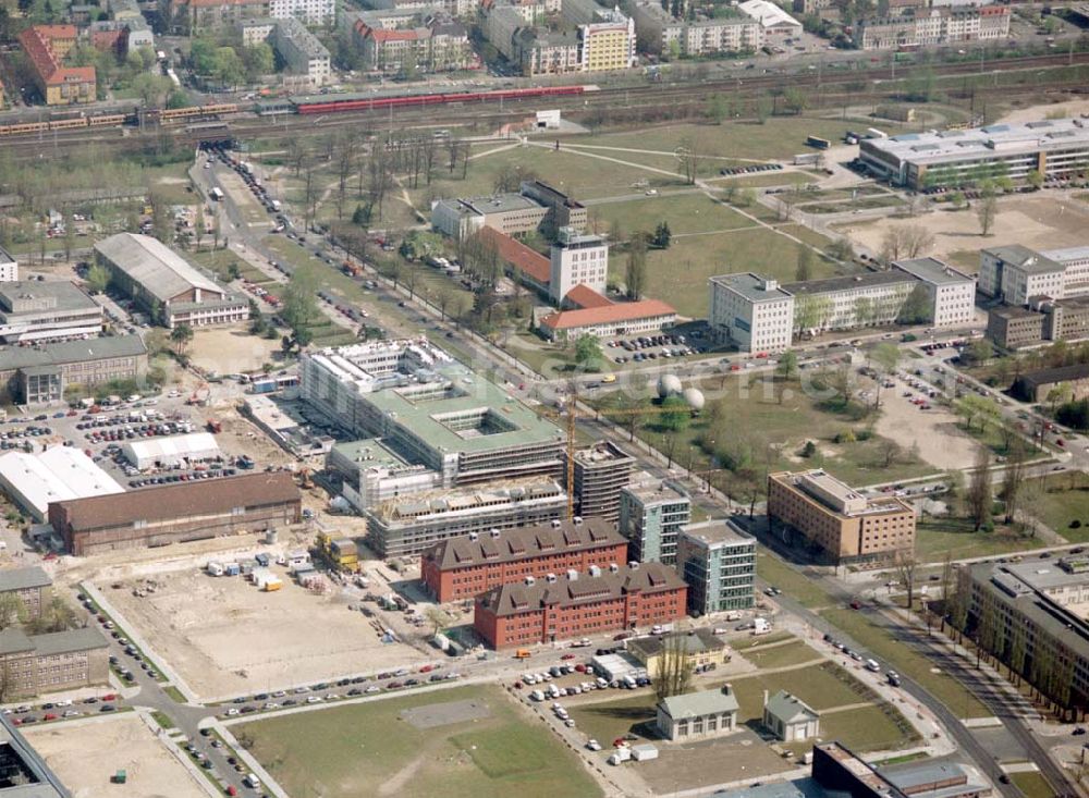 Aerial photograph Berlin - Adlershof - Umbau einer ehem. Kaserne auf dem Gelände der WISTAS in Berlin - Adlershof zum Erweiterungsbau der Humboldt- Universität Berlin, sowie Errichtung eines KAUFLAND-Centers.