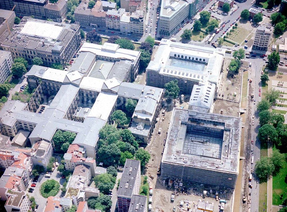 Aerial photograph Berlin - Umbau des ehem. DDR-Ministeriums für Bergbau und Energie an der Invalidenstraße in Berlin-Mitte .