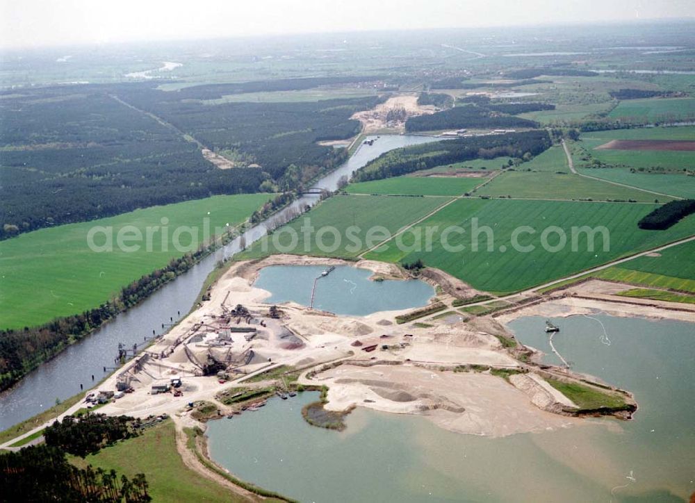 Hohenwarthe from the bird's eye view: Umbau des Elbe - Havel-Kanales östlich von Hohenwarthe.