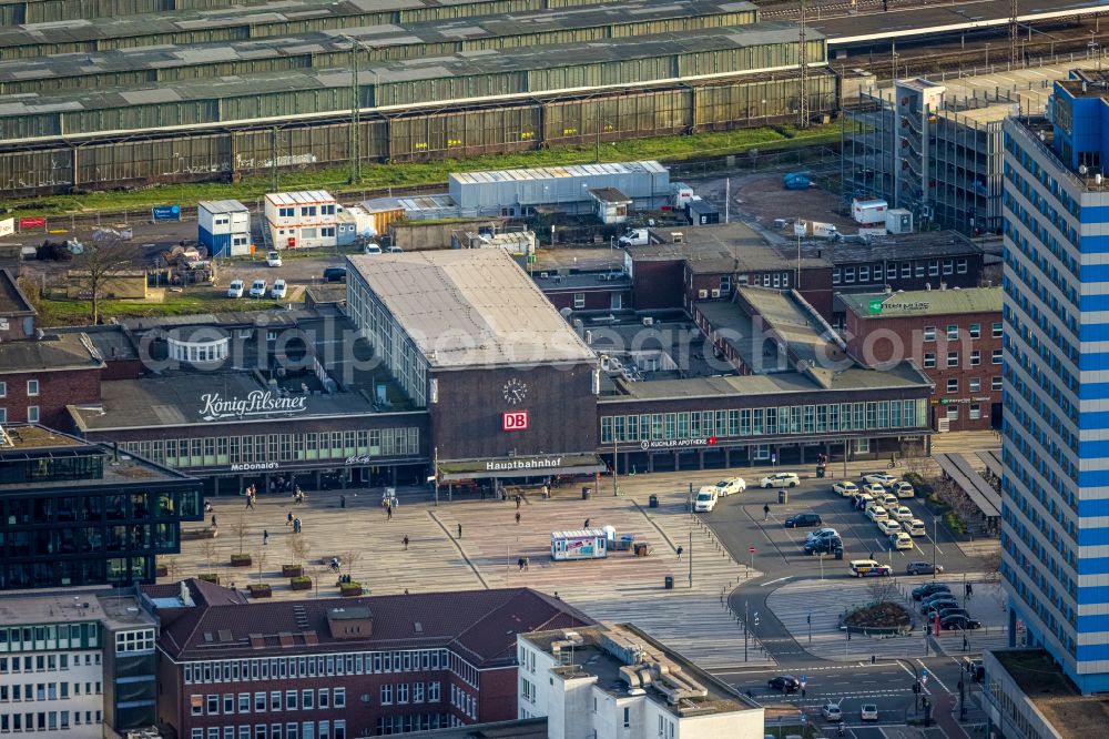 Aerial photograph Duisburg - Construction sites for the conversion of the tracks and buildings of the Deutsche Bahn main station with construction site in the district of Neudorf-Nord in Duisburg in the Ruhr area in the state of North Rhine-Westphalia