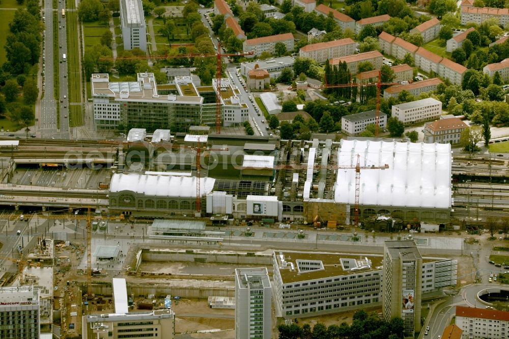 Aerial photograph Dresden - Track progress and building of the main station of the railway in Dresden in the state Saxony, Germany