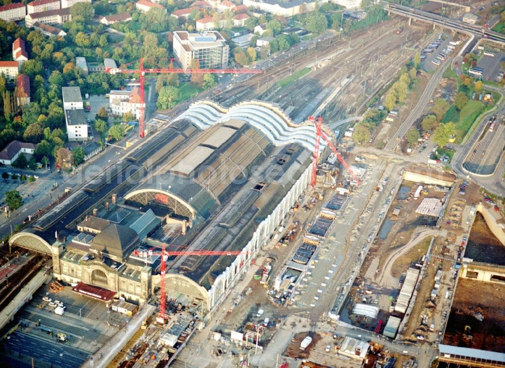 Dresden from the bird's eye view: Track progress and building of the main station of the railway in Dresden in the state Saxony, Germany