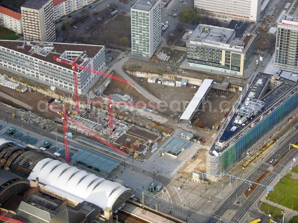 Aerial photograph Dresden - Track progress and building of the main station of the railway in Dresden in the state Saxony, Germany