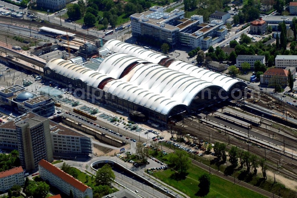 Dresden from the bird's eye view: Track progress and building of the main station of the railway in Dresden in the state Saxony, Germany