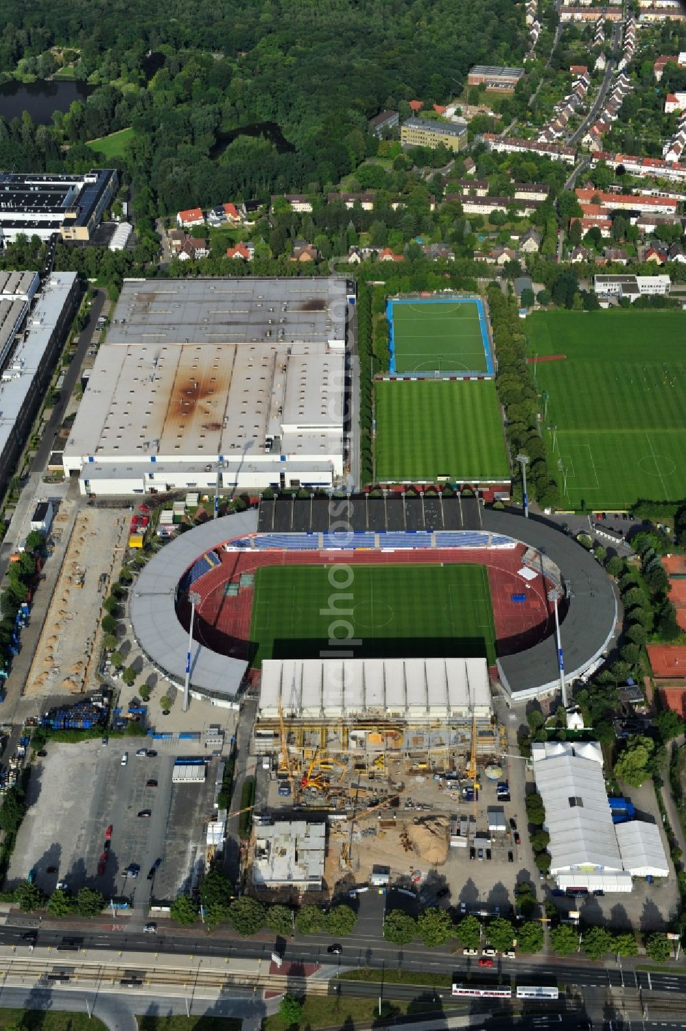 Aerial photograph Braunschweig - Renovations at Eintracht stadium in Brunswick. The stadium was built in 1923 and has capacity for 25,000 spectators. It is the home stadium of the football club Eintracht Braunschweig