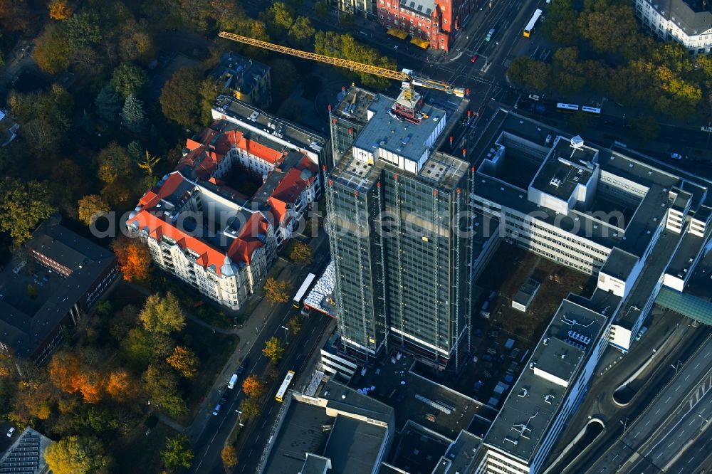 Aerial photograph Berlin - Highrise building of the Steglitzer Kreisel - UeBERLIN Wohntower complex on Schlossstrasse in the district of Steglitz in Berlin