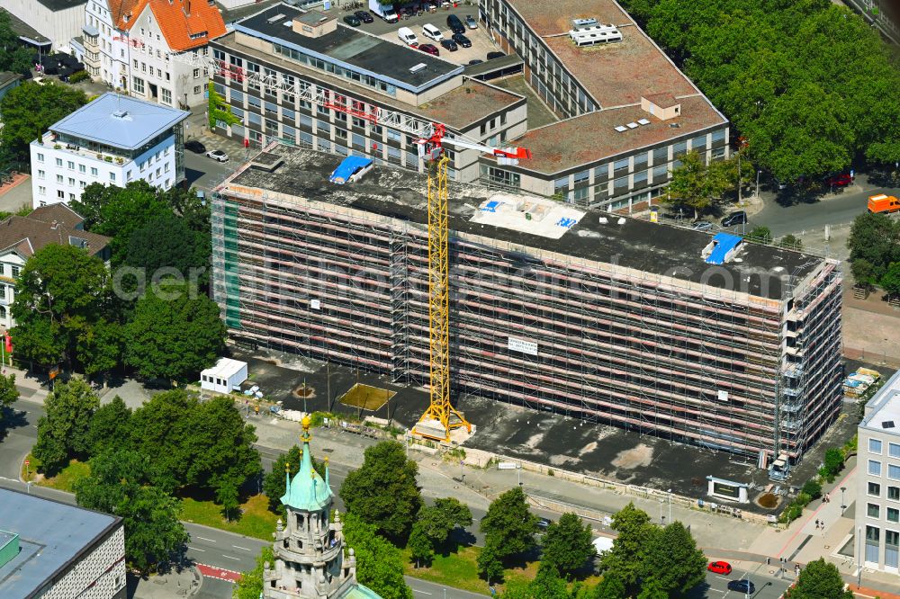 Hannover from above - Reconstruction and revitalization on the extension construction site of the hotel complex of the skyscraper on street Friedrichswall in Hannover in the state Lower Saxony, Germany