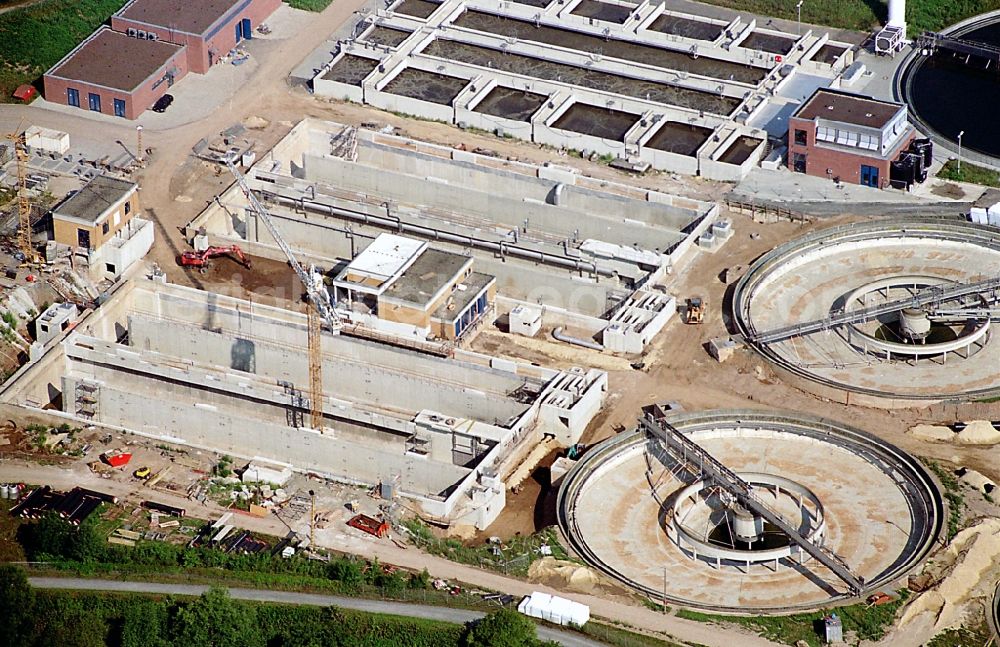 Aerial image Kassel - Construction site sewage works Basin and purification steps for waste water treatment in the district Wesertor in Kassel in the state Hesse, Germany