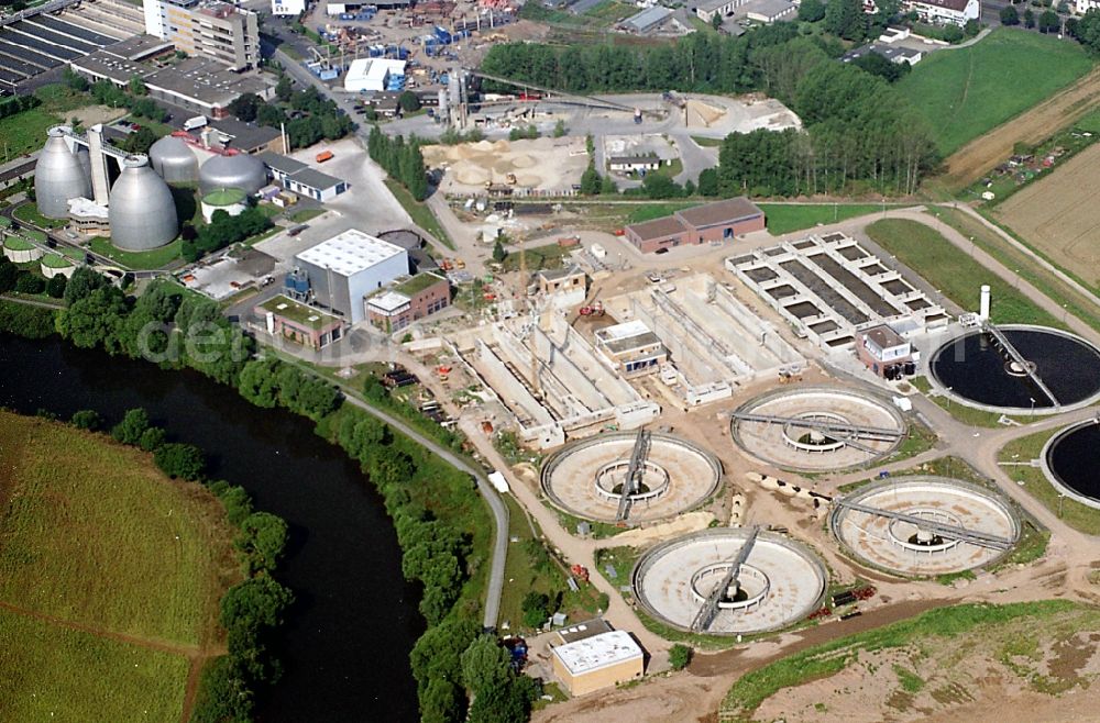 Aerial image Kassel - Construction site sewage works Basin and purification steps for waste water treatment in the district Wesertor in Kassel in the state Hesse, Germany